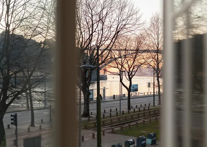 Viva Alameda - River Oda ve Kahvaltı 3*